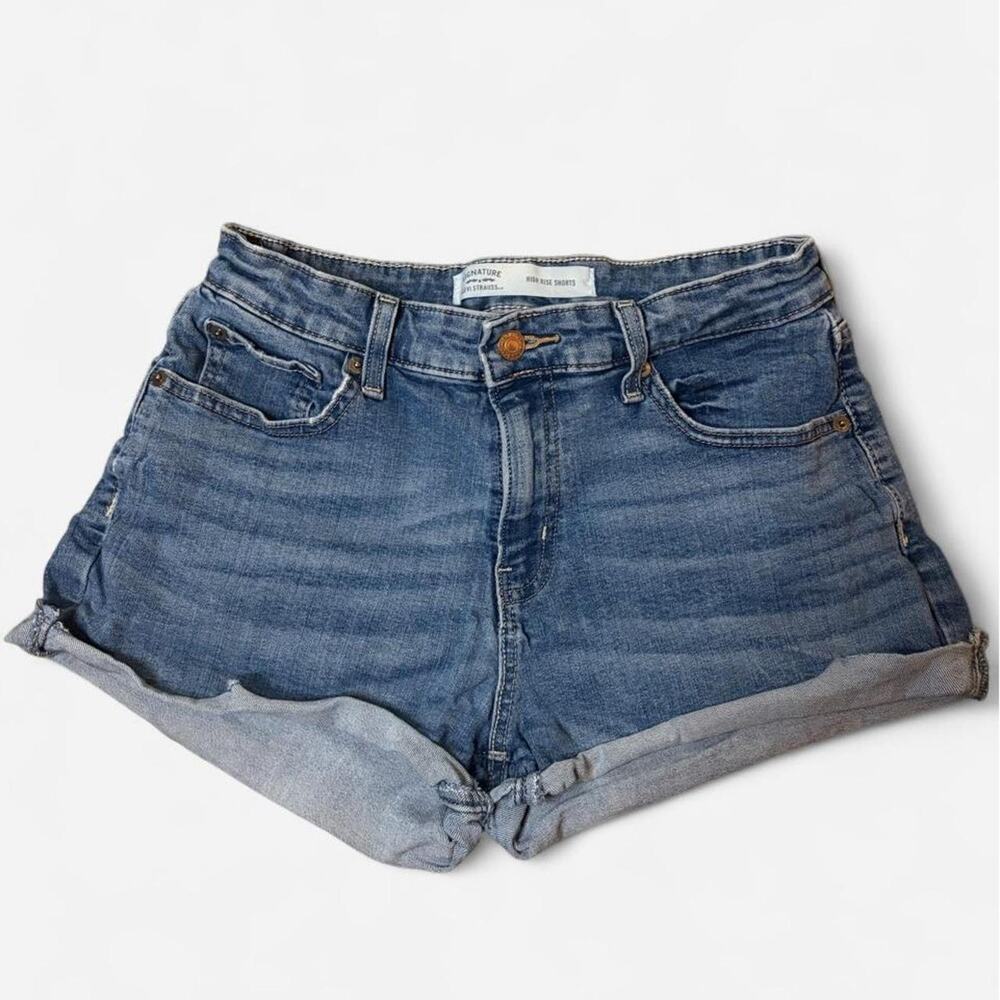 Levi High Rise Denim Shorts - Size 6 (28W)